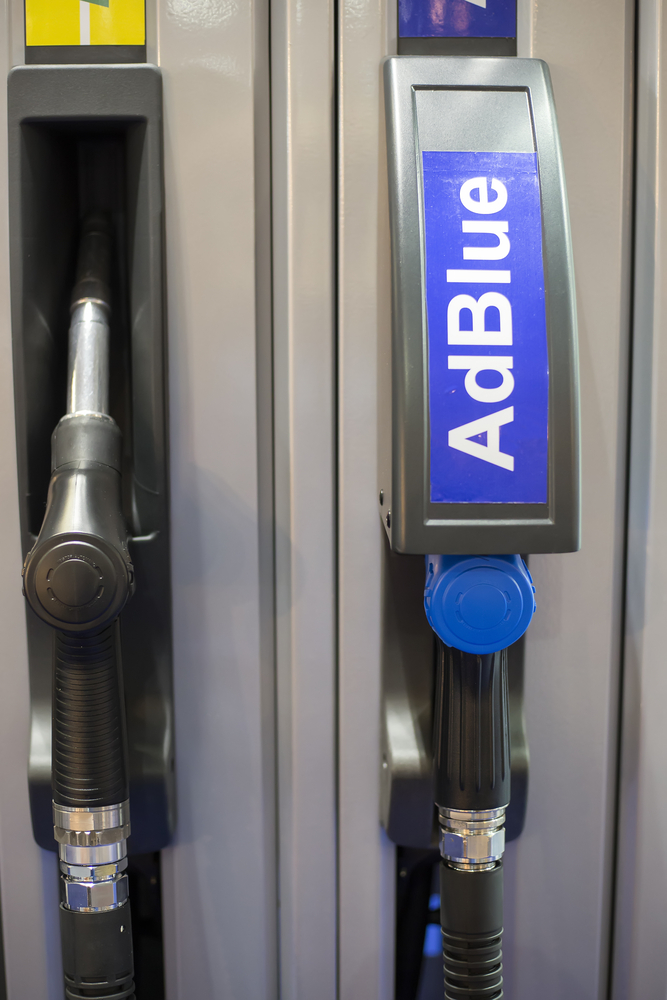 Syntetická močovina AdBlue: jako řešení snižování emisí podle odborníků udrží dieselové motory na scéně